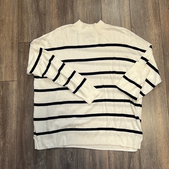 Striped Old Navy Mock Neck - XL - Picture 1 of 2